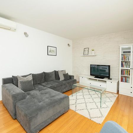 Apartment Paula Trogir Buitenkant foto