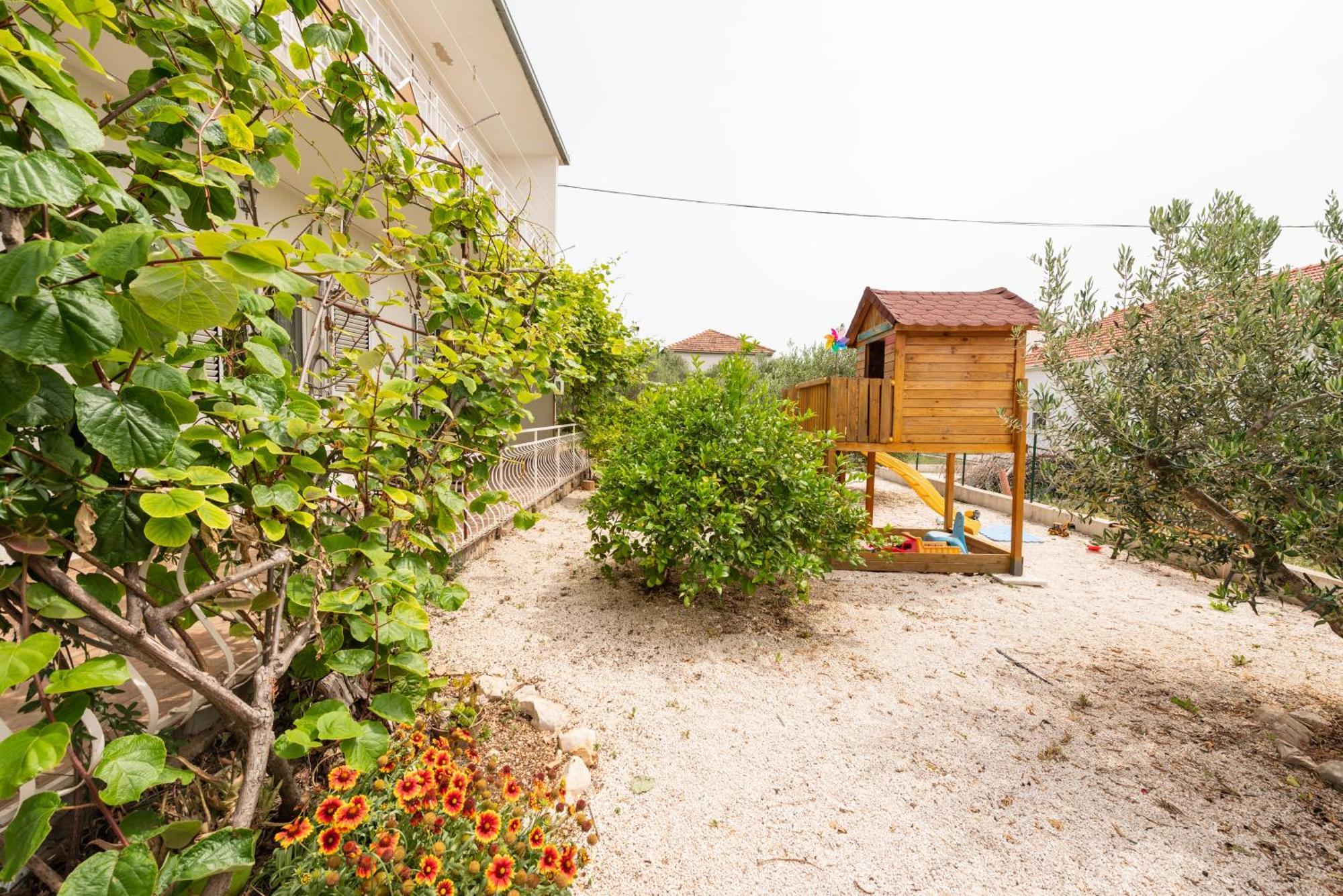Apartment Paula Trogir Buitenkant foto