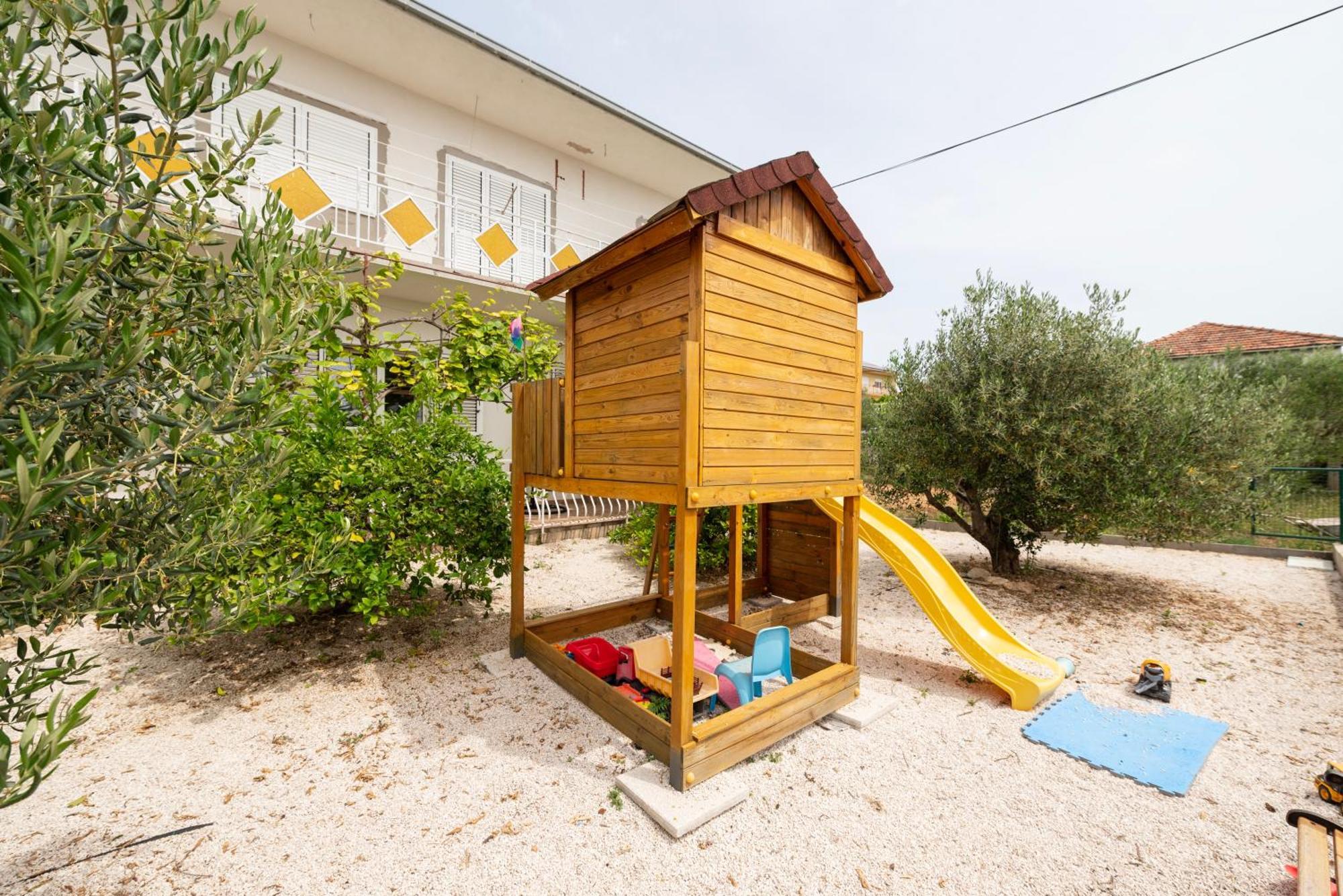 Apartment Paula Trogir Buitenkant foto